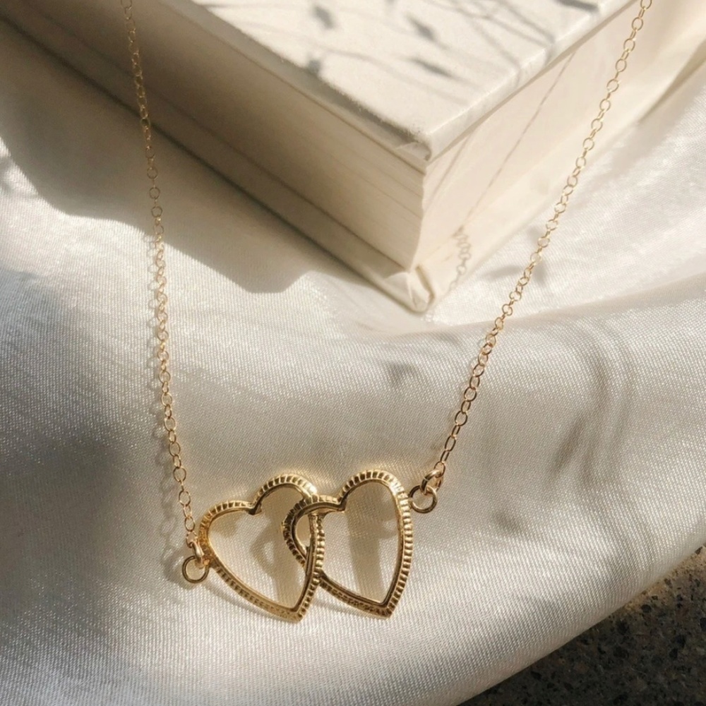 Amour Necklace
